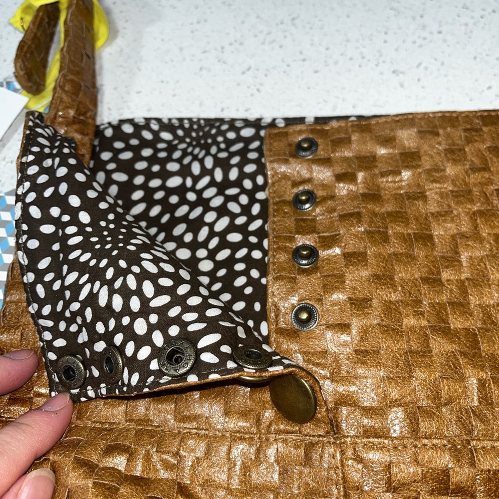 Industry Brand 18”L Woven Tote Bag NWT Brown Faux Leather BasketWeave - Picture 6 of 13